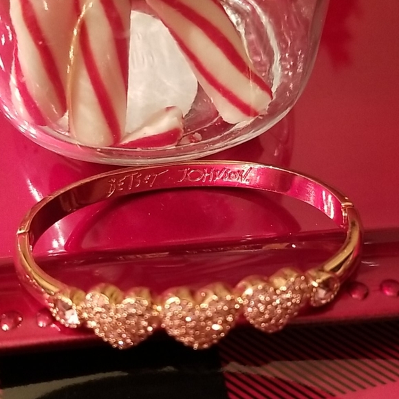 🕺💃HP🕺💃Betsy Johnson pink jewel bracelet - Picture 16 of 16